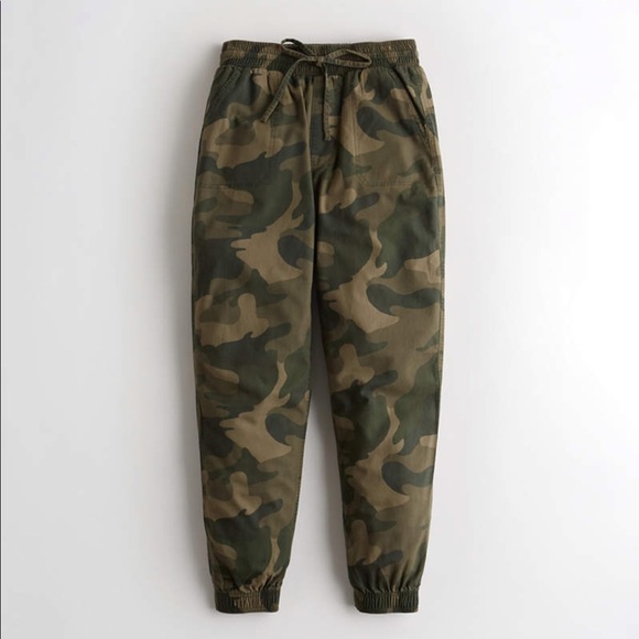 Hollister Pants - Hollister Utility Camo Joggers
